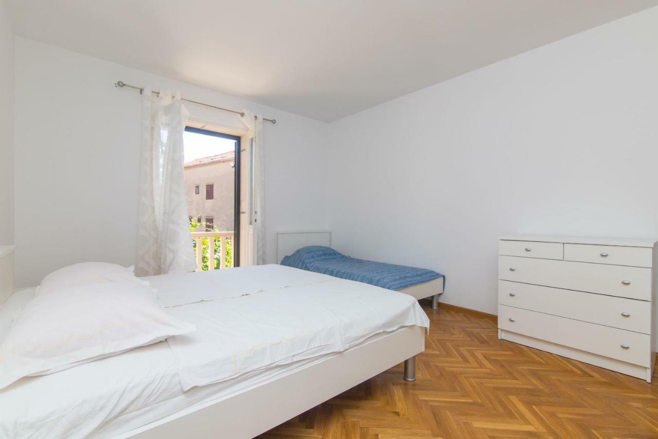 Apartment Jerka Supetar Extérieur photo